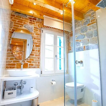 New Lux Merissima Split