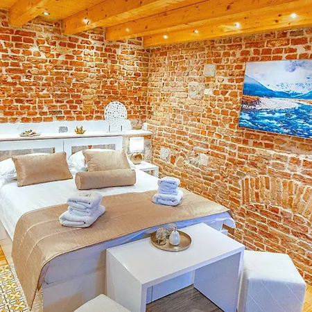 New Lux Merissima Split